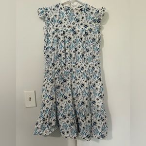 Universal Thread from Target - Blue and white pattern, short sleeve, Size L